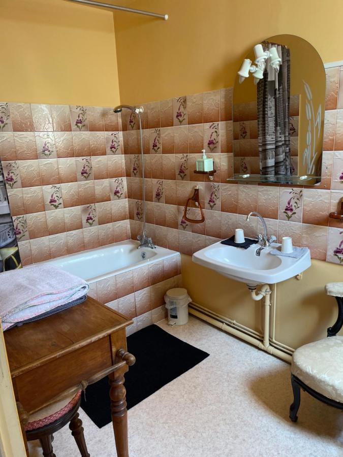 Hotel Bar B'Rock Saint-Martin-sous-Vigouroux Екстер'єр фото